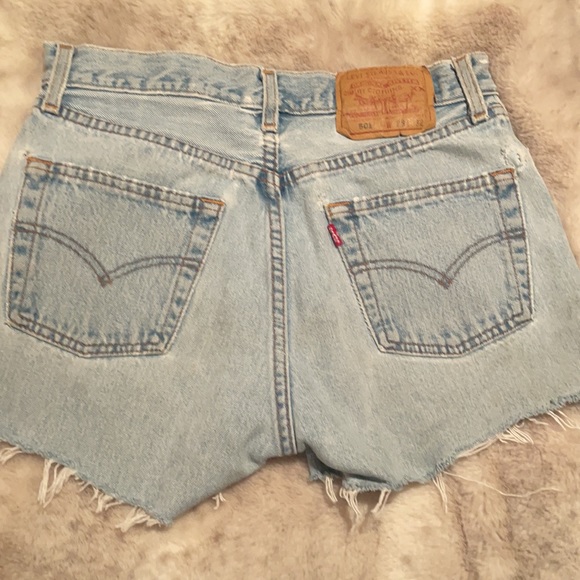 ✨Levi’s denim mini shorts✨ - Picture 3 of 4